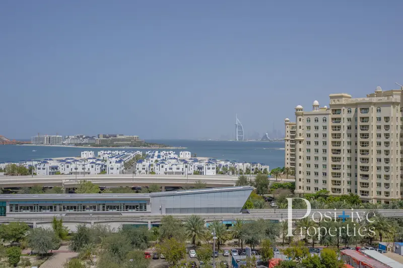 can-be-furnished-spacious-3-bed-private-beach.webp