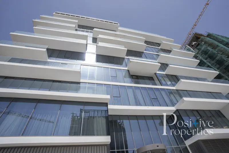 can-be-furnished-spacious-3-bed-private-beach.webp