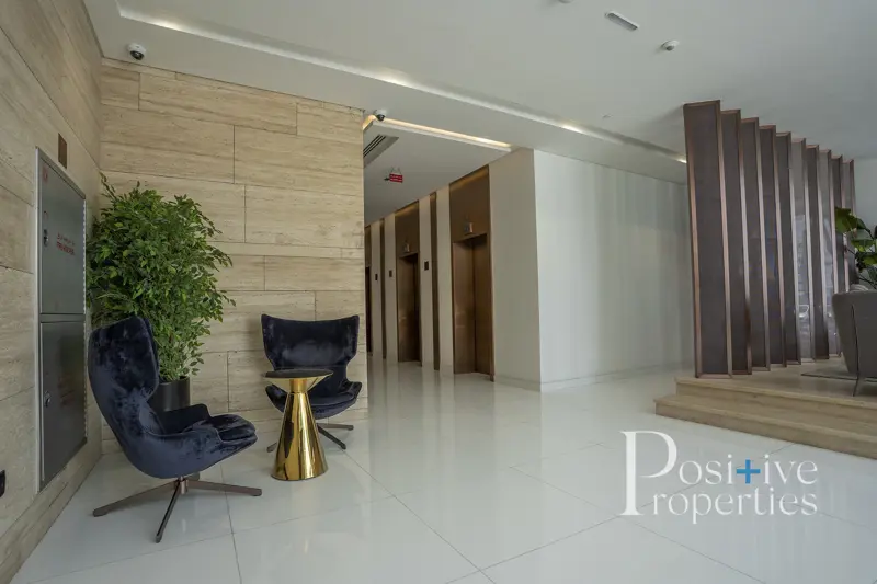 can-be-furnished-spacious-3-bed-private-beach.webp