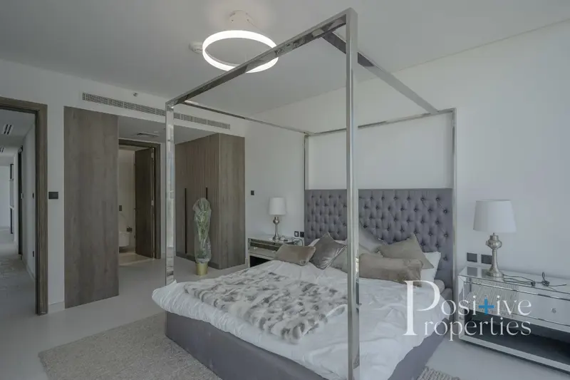 can-be-furnished-spacious-3-bed-private-beach.webp