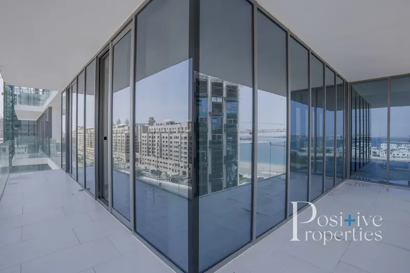 can-be-furnished-spacious-3-bed-private-beach.webp