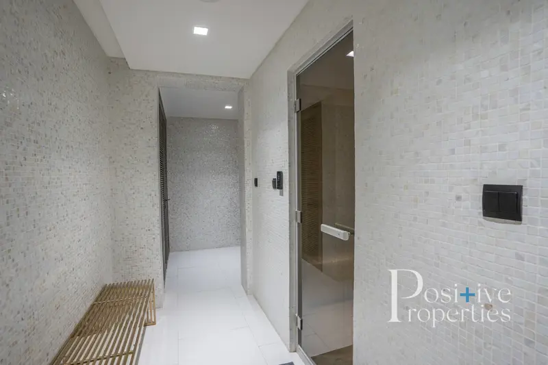 can-be-furnished-spacious-3-bed-private-beach.webp