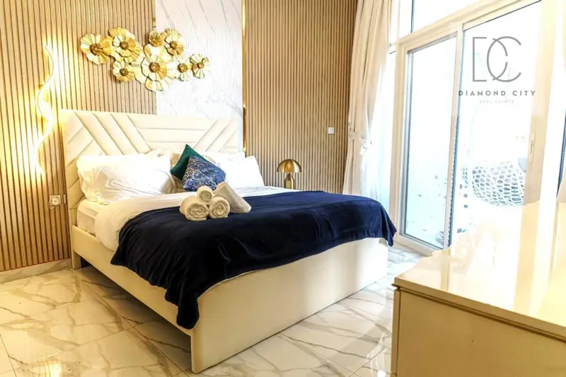 canal-view-fully-furnished-ready-to-move.webp