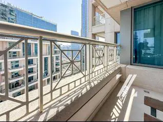 city-view-i-world-class-downtown-area-i-stylish-2.webp