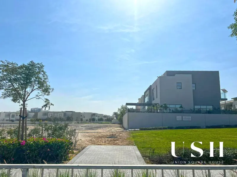 close-to-metro-corner-plot-2-villa-permission-3.webp