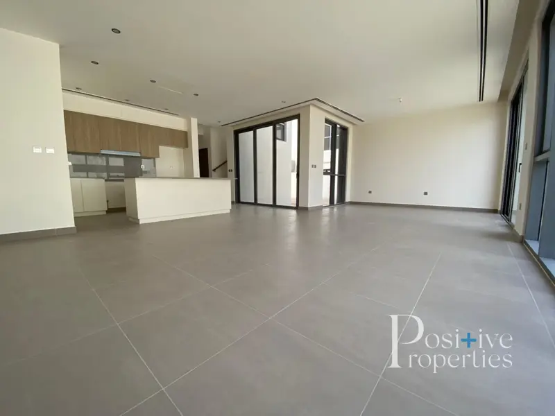 contactless-viewing-negotiable-near-park.webp