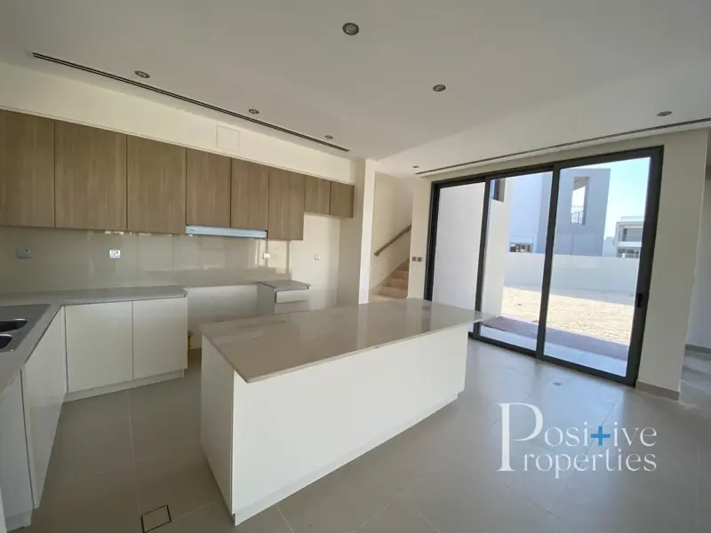 contactless-viewing-negotiable-near-park.webp