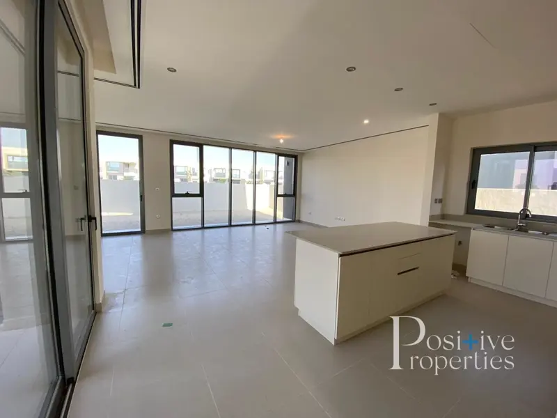 contactless-viewing-negotiable-near-park.webp