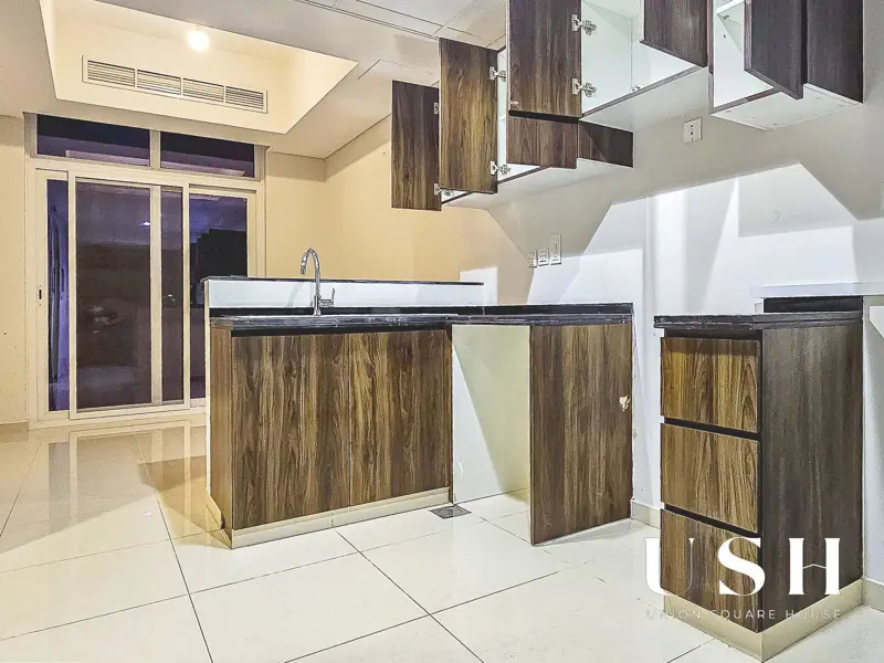 corner-4-bed-unit-single-row-large-garden.webp