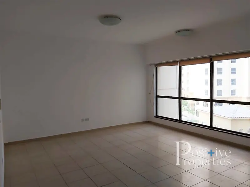 distress-deal-2-bedroom-large-space-living.webp