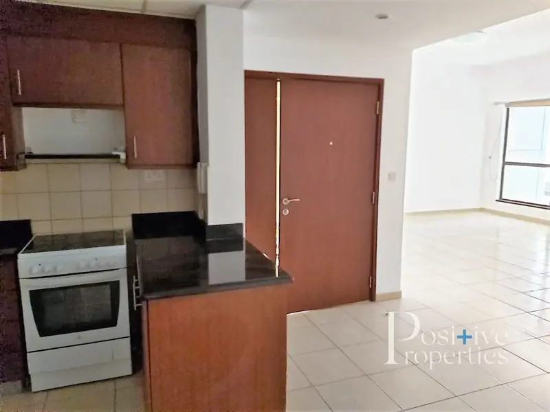 distress-deal-2-bedroom-large-space-living.webp