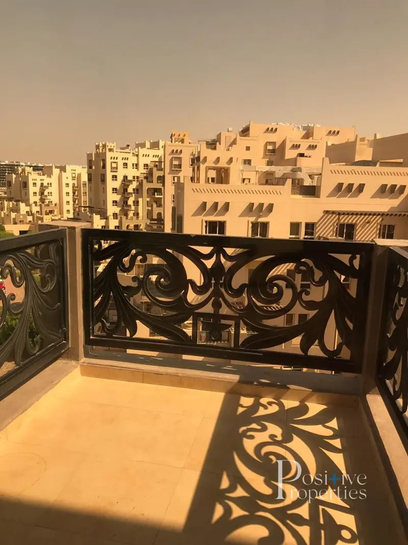 dubai-remraam-nice-view-best-price-32k-al-thamam.webp