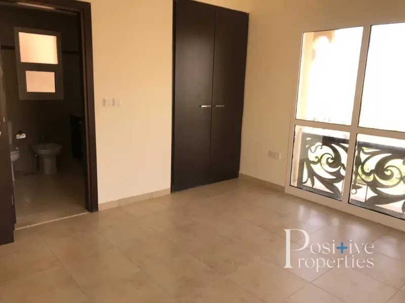 dubai-remraam-nice-view-best-price-32k-al-thamam.webp