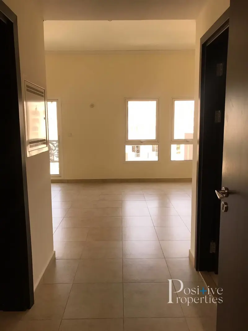 dubai-remraam-nice-view-best-price-32k-al-thamam.webp