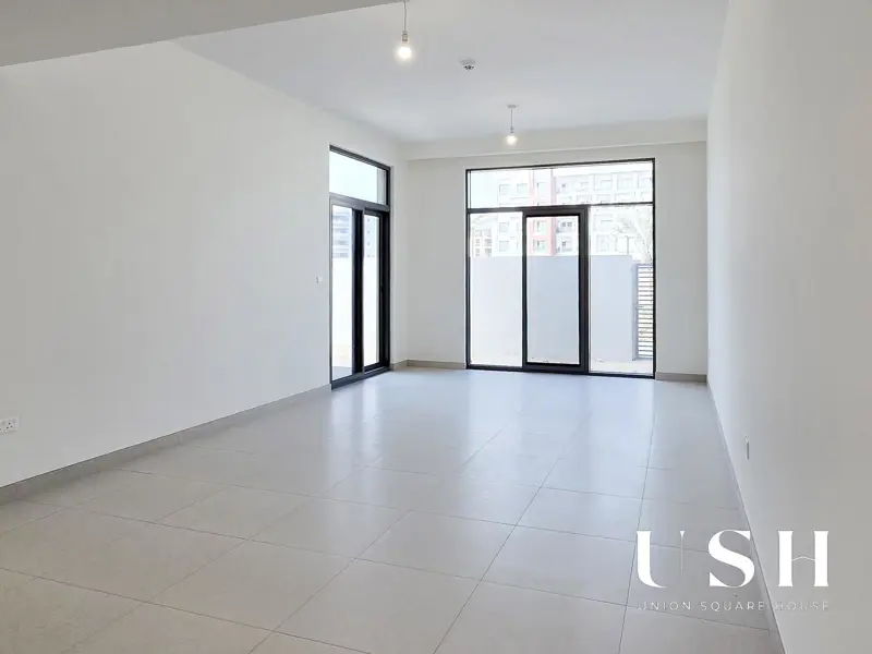 elegant-3brmaid-vacant-prime-location.webp