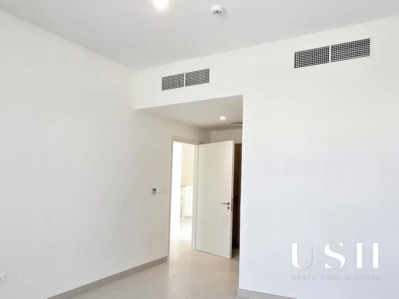 elegant-3brmaid-vacant-prime-location.webp