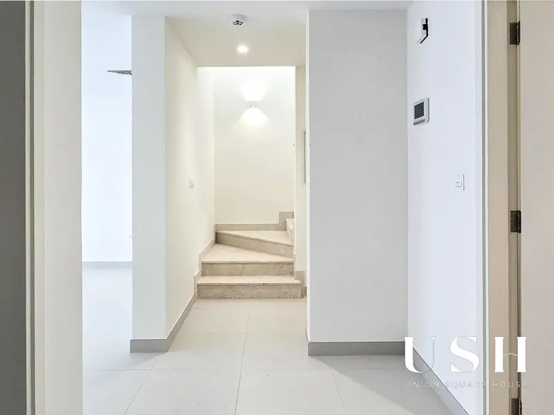 elegant-3brmaid-vacant-prime-location.webp