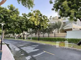 emirates-hills-8-bedrooms-luxury-villa.webp