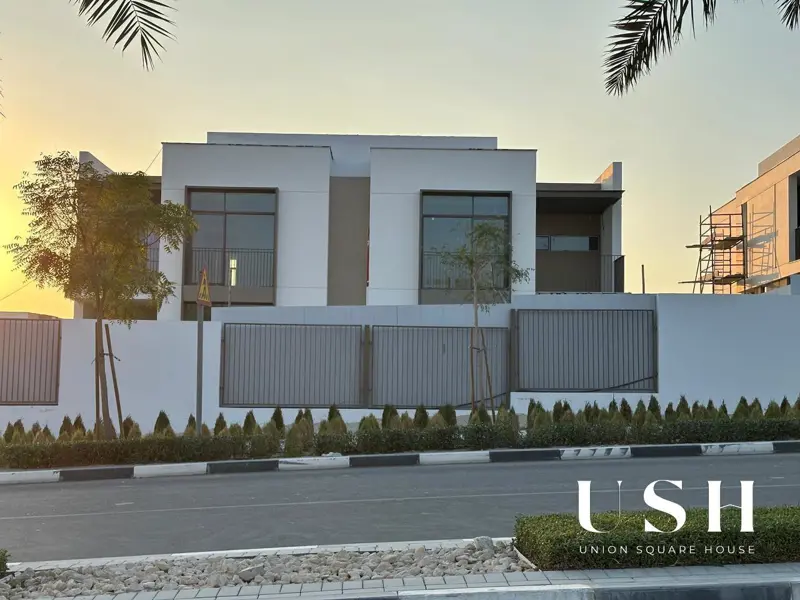 exclusive-single-row-semi-detached-villa-1.webp