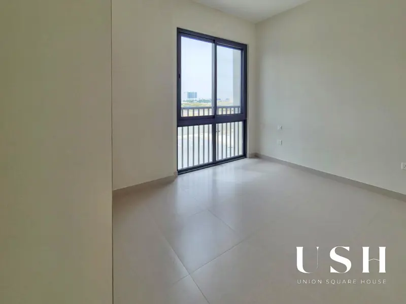 exclusivemassive-living-spaceavailable-in-march.webp