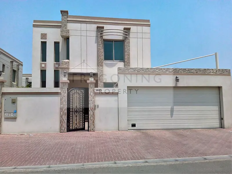 fabulous-modern-five-bedrooms-standalone-villa.webp