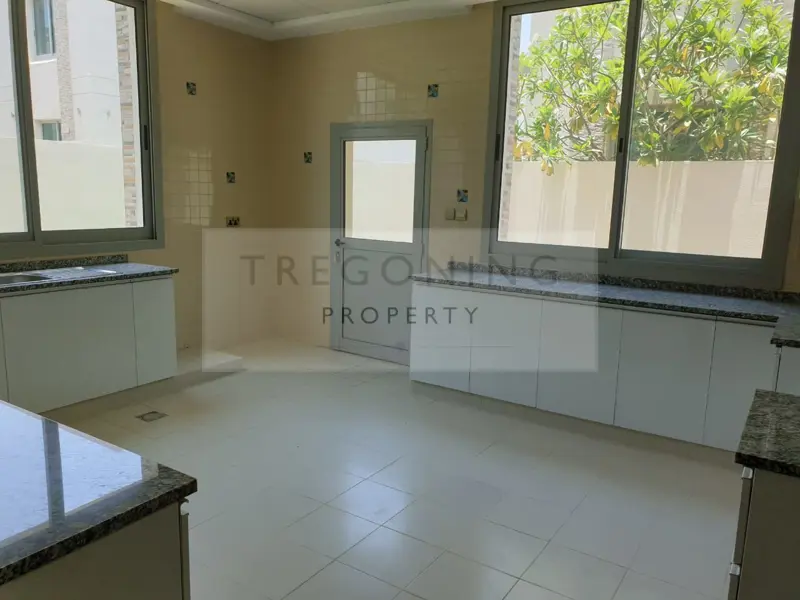 fabulous-modern-five-bedrooms-standalone-villa.webp