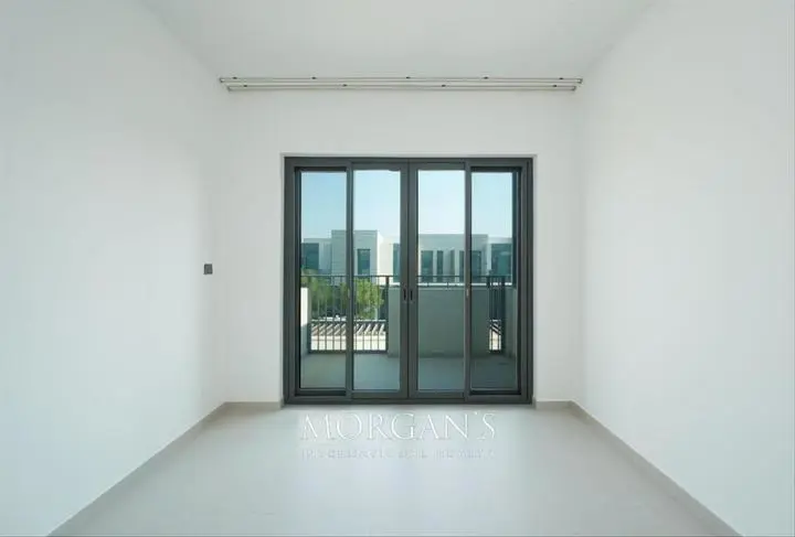 facing-community-center-with-balcony-airy.webp