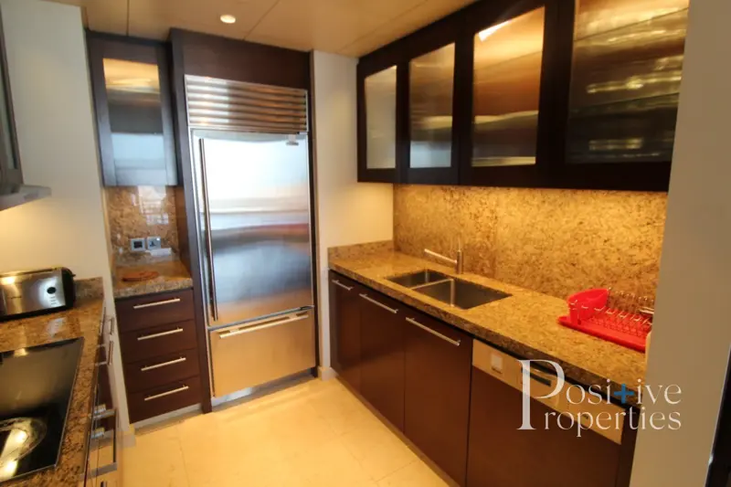 fantastic-price-modern-and-ready-to-view-call-now.webp
