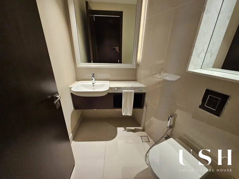 full-burj-khalifa-view-fully-furnished-vacant.webp