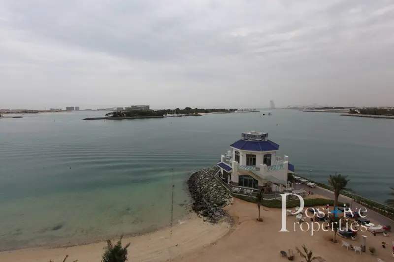 full-sea-view-spacious-beach-access.webp