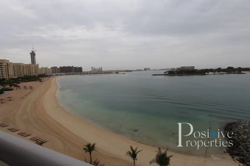 full-sea-view-spacious-beach-access.webp
