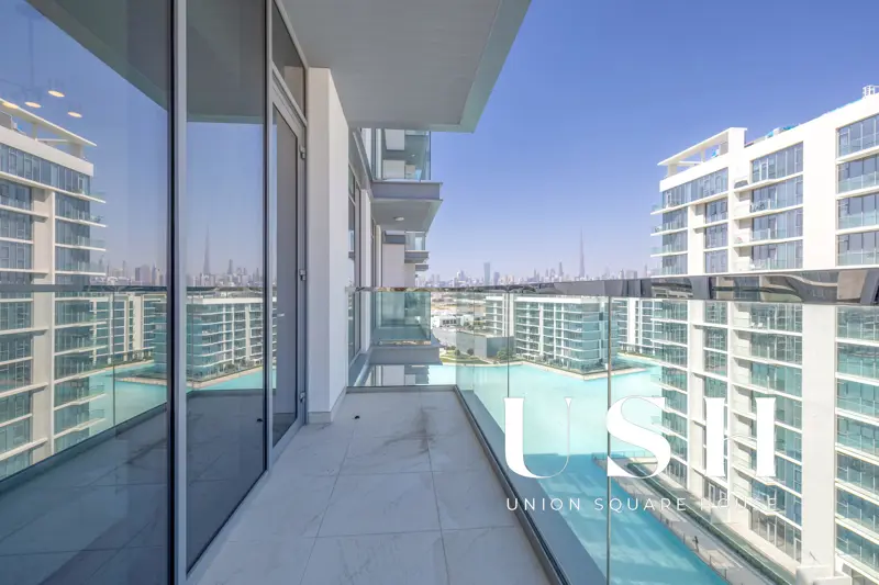 fully-furnished-downtown-skyline-view-vacant-4.webp