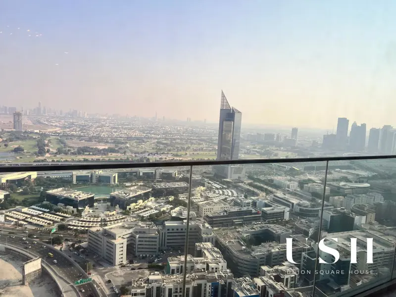 fully-furnished-high-floor-sea-view-1.webp