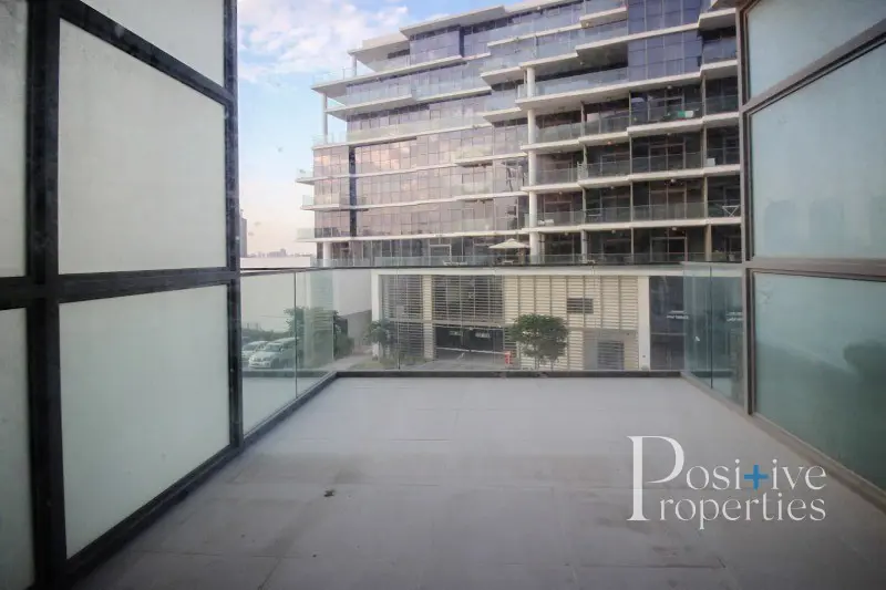 fully-furnished-terrace-with-golf-views.webp