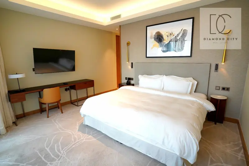 fully-furnished-upgraded-amazing-view.webp