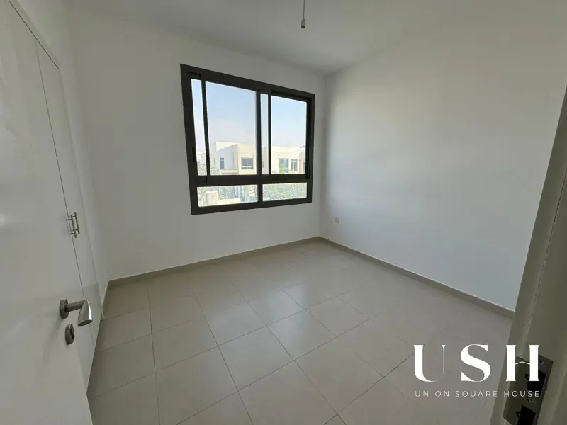 fully-landscaped-4-bed-corner-unit-1.webp