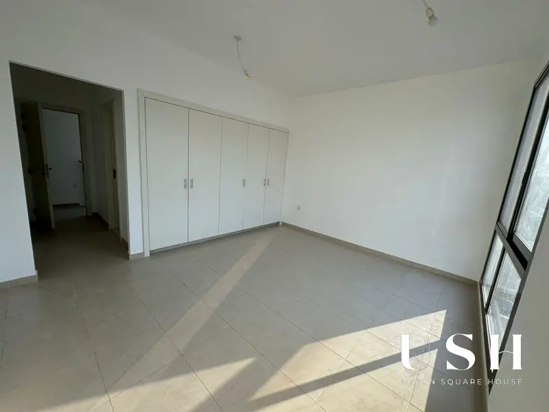 fully-landscaped-4-bed-corner-unit-1.webp