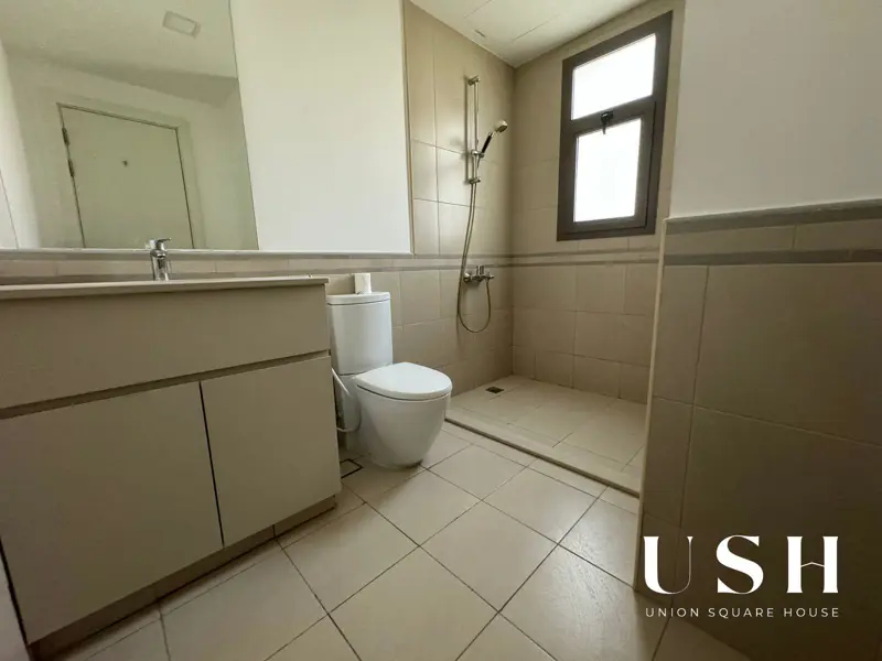 fully-landscaped-4-bed-corner-unit-1.webp