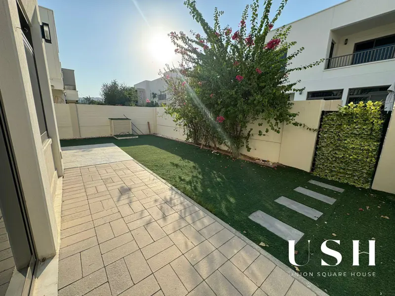 fully-landscaped-4-bed-corner-unit-1.webp