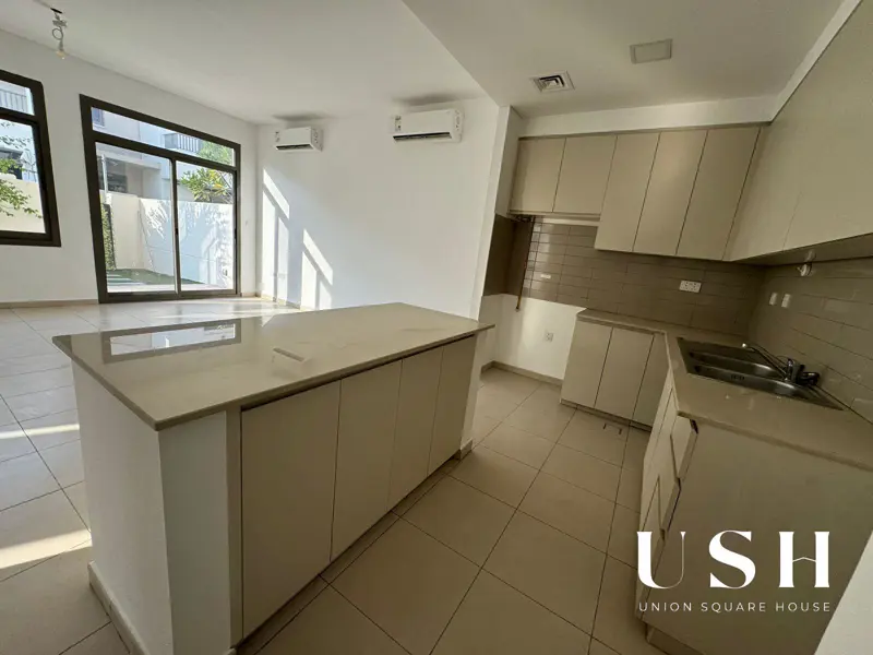 fully-landscaped-4-bed-corner-unit-1.webp