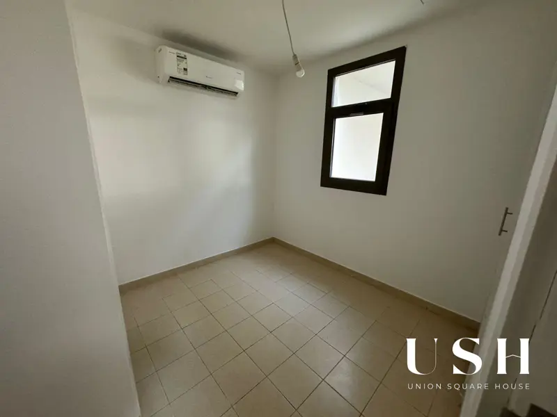 fully-landscaped-4-bed-corner-unit-1.webp