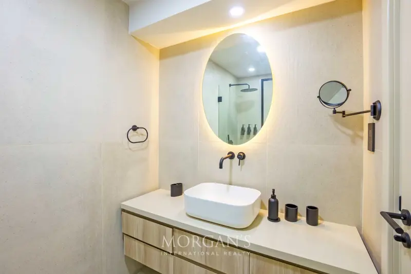fully-upgraded-sea-views-high-floor-1.webp