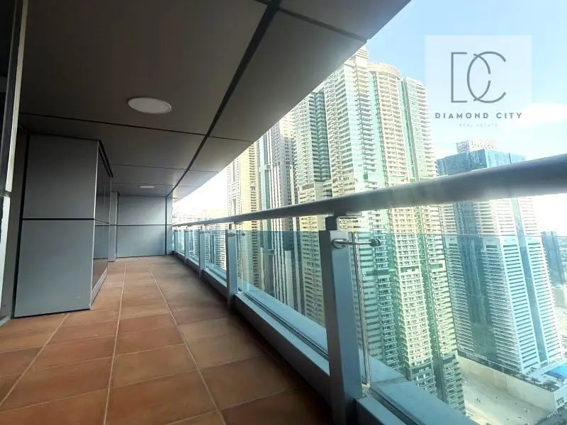 fully-upgraded-spacious-apartment-vacant.webp