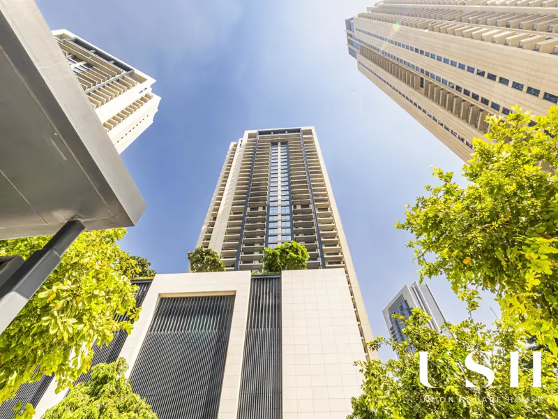 furnished-3-bed-m-creek-and-downtown-views-4.webp