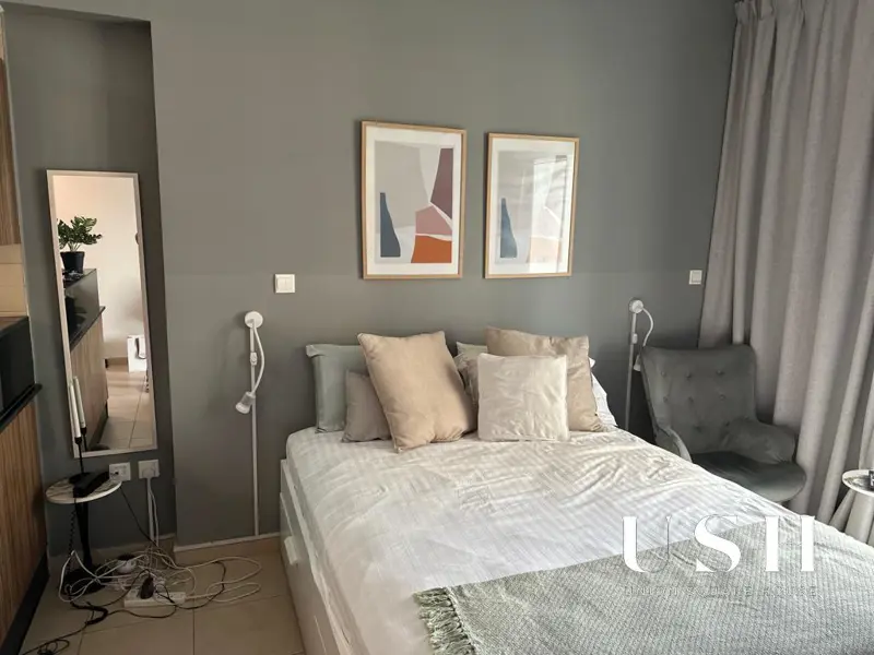 furnished-studio-downtown-centric-location-1.webp
