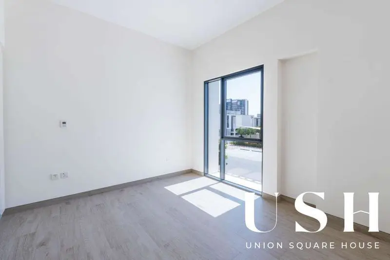 genuine-resale-4br-vip-location-corner-villa-4.webp