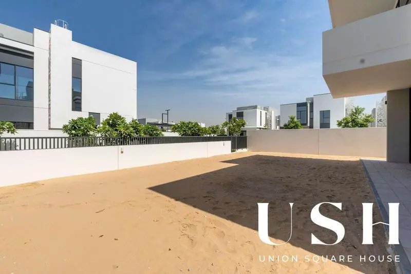 genuine-resale-4br-vip-location-corner-villa-4.webp