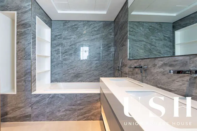 genuine-resale-4br-vip-location-corner-villa-4.webp