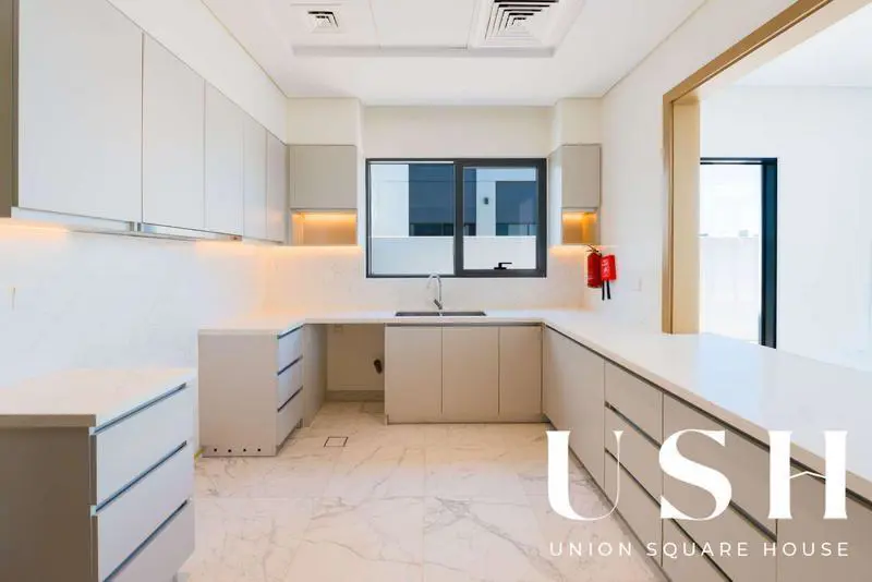 genuine-resale-4br-vip-location-corner-villa-4.webp