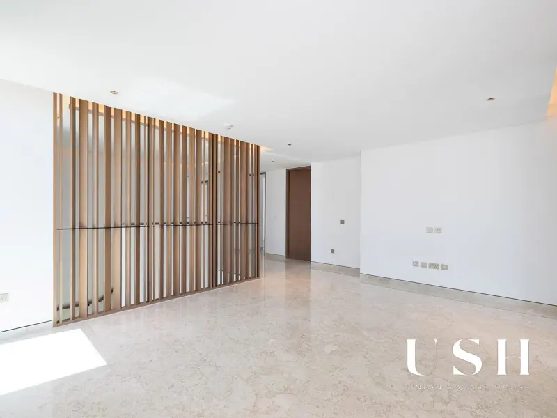 genuine-resale-corner-unit-on-park-5br-large.webp